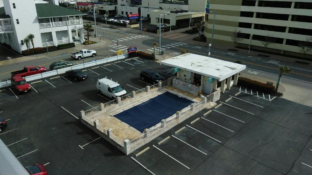 Howard Johnson by Wyndham Virginia Beach At The Beach image 22